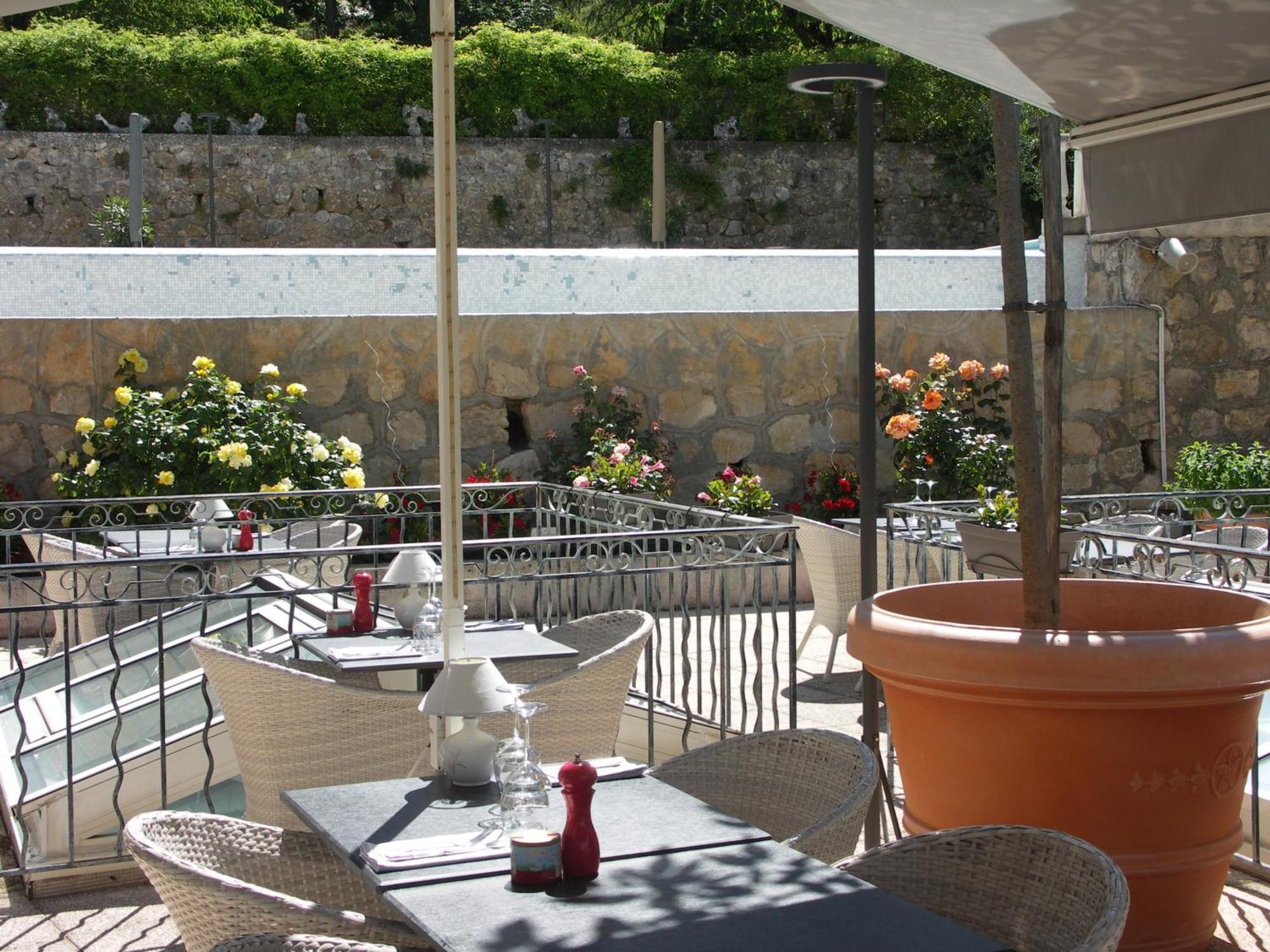 Hotel La Bonne Auberge Moustiers-Sainte-Marie Exterior photo